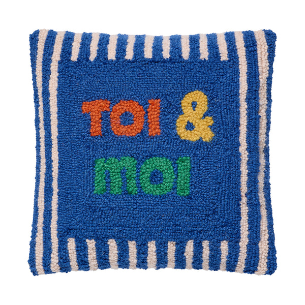 Toi & Moi Hook Pillow Poly Filler